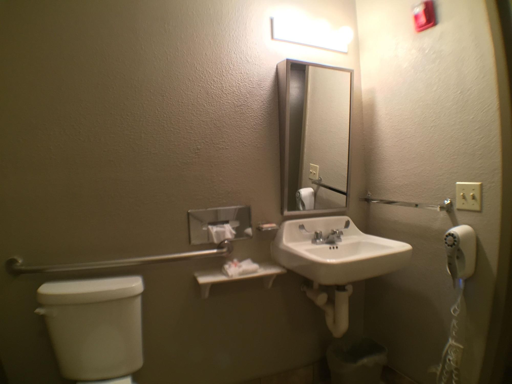 Super 8 By Wyndham Hotel 2*